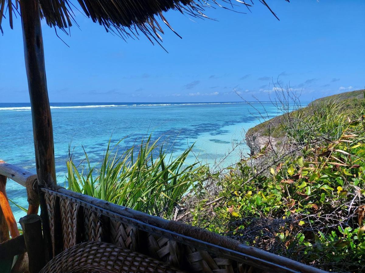 Mtende Beach Bungalow Ocean View Aparthotel Exterior photo