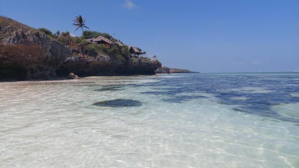 Mtende Beach Bungalow Ocean View Aparthotel Exterior photo