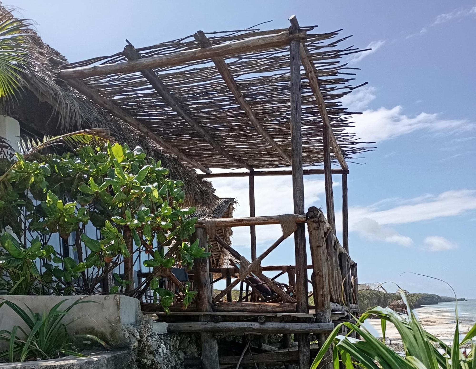 Mtende Beach Bungalow Ocean View Aparthotel Exterior photo