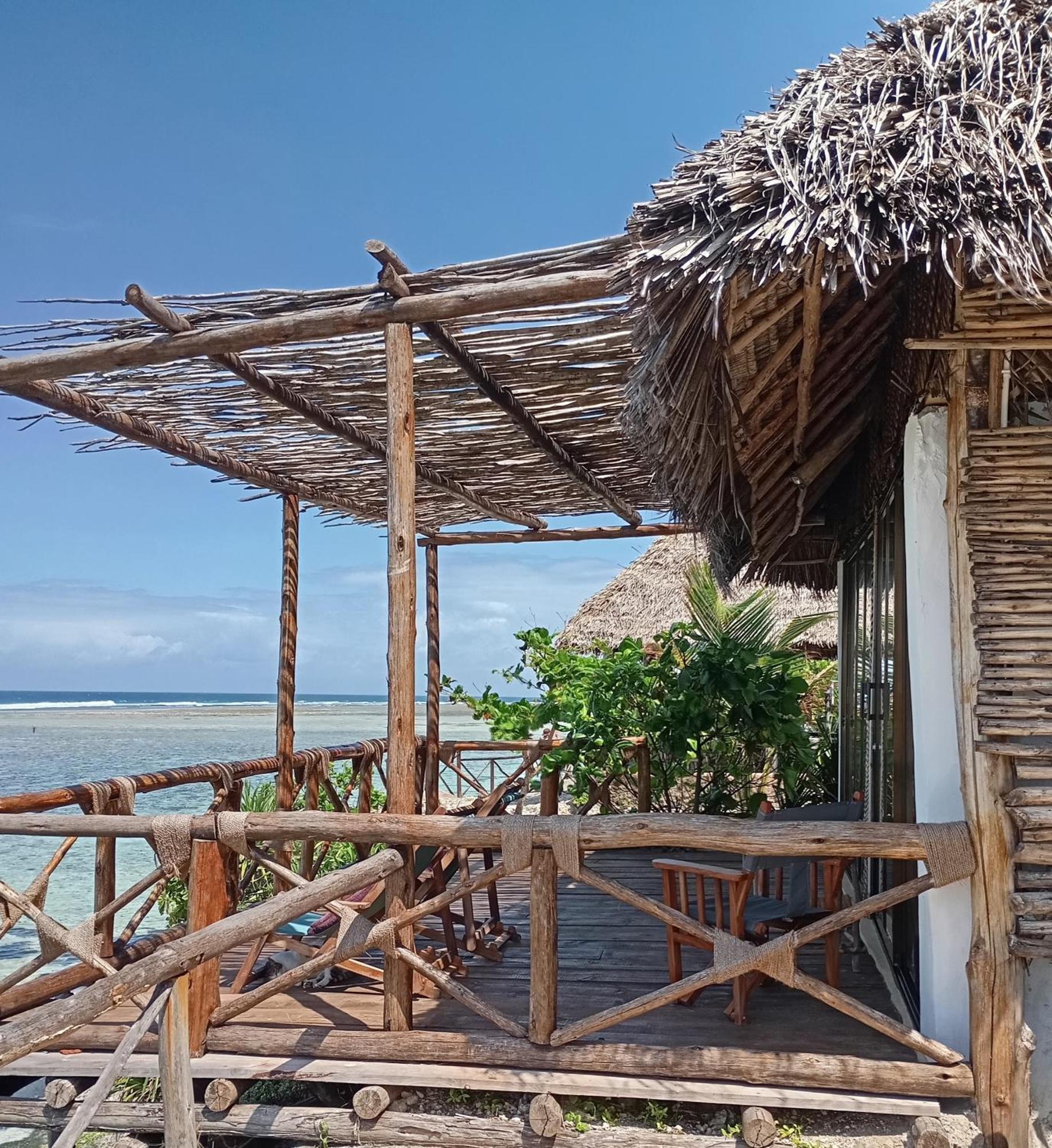 Mtende Beach Bungalow Ocean View Aparthotel Exterior photo