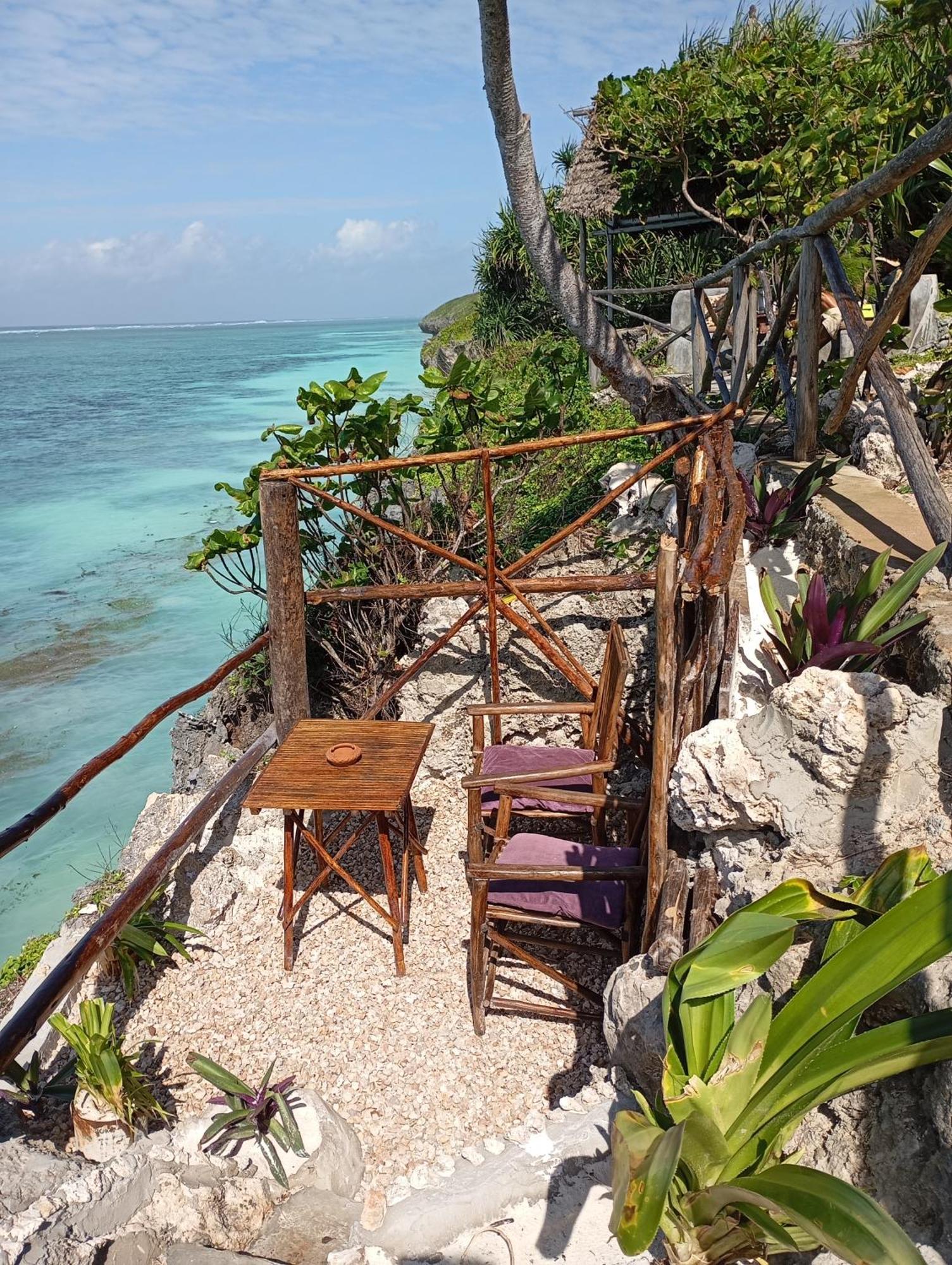 Mtende Beach Bungalow Ocean View Aparthotel Exterior photo