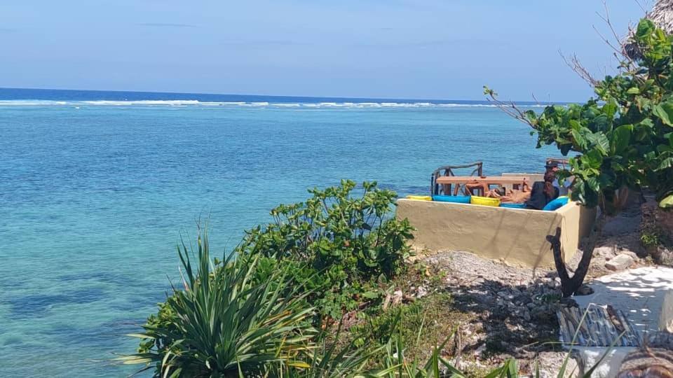 Mtende Beach Bungalow Ocean View Aparthotel Exterior photo