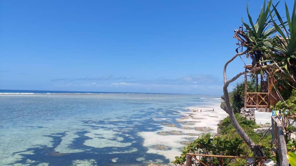 Mtende Beach Bungalow Ocean View Aparthotel Exterior photo