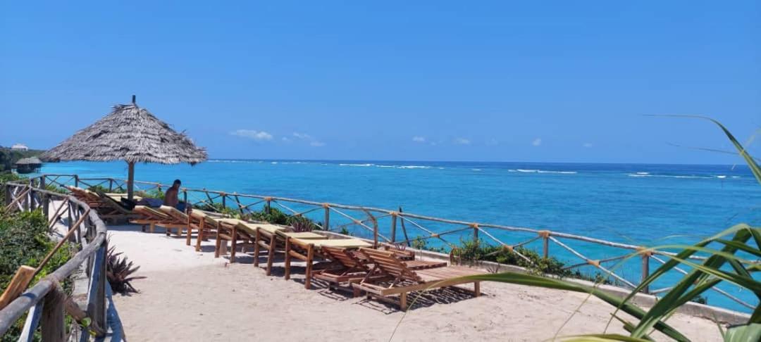 Mtende Beach Bungalow Ocean View Aparthotel Exterior photo